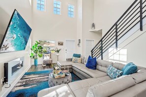 TV, fireplace