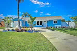 Exterior - Waterfront Htd Pool, Spa, Billiards, Lanai, Canal (Delray Beach)