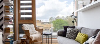 Inviting 2BD Flat - 1 Min From Deptford Station!