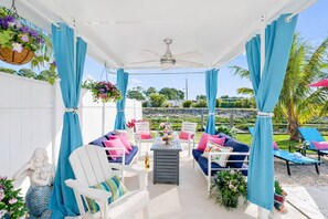 Terrace/patio - Canal, Htd Pool, Putt-Putt, Pergola, Air Hockey (Boynton Beach)