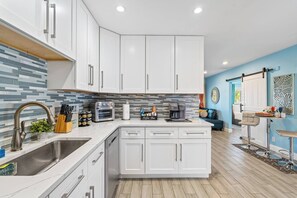 Fridge, microwave, stovetop, dishwasher