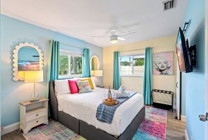 Iron/ironing board, travel cot, free WiFi, bed sheets - Canal, Htd Pool, Putt-Putt, Pergola, Air Hockey (Boynton Beach)