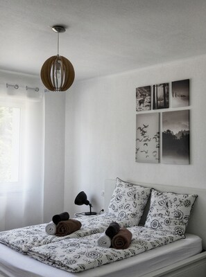 2 habitaciones, tabla de planchar con plancha y wifi gratis 