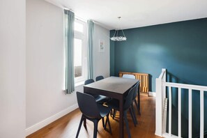 Basic House, Multiple Beds | Dining