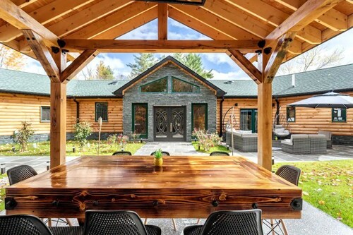 Luxury Custom Home With Hot Tub Minutes From Tannersville Town