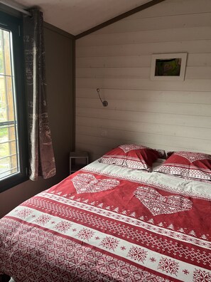 2 bedrooms, iron/ironing board, travel crib, free WiFi - Le Chalet de la Folie : Tranquillité Assurée en Lisière de Forêt! (Corcieux)