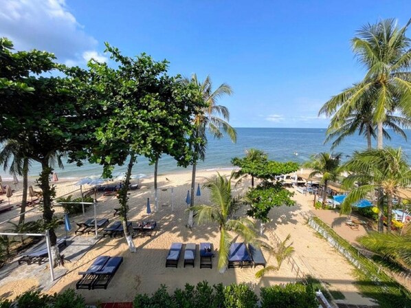 Utsikt mot strand/hav