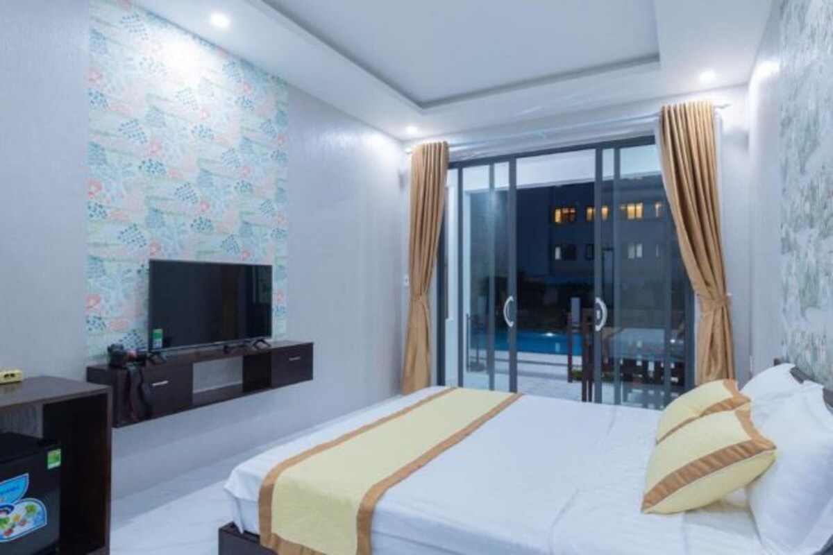 1 bedroom, Egyptian cotton sheets, premium bedding, memory foam beds