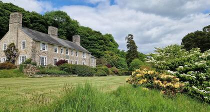 Stunning Arts and Crafts family home Outstanding views tennis court