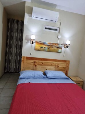 Habitación con 1 cama doble o 2 individuales | Wifi gratis y ropa de cama