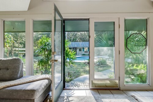 Paradise Cove - Hosted by Moore AI Rentals