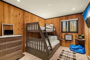 3 bedrooms, WiFi, bed sheets