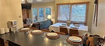 Newly Renovated Ski House in Windham