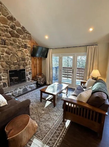 Newly Renovated Ski House in Windham