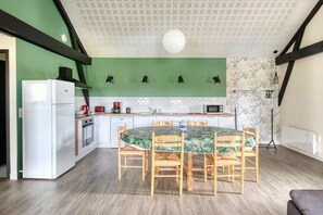 Refrigerador, microondas, horno y lavavajillas