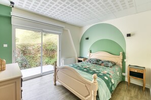 2 bedrooms, iron/ironing board, free WiFi - Gîte Ruelle aux Vaches - Appt avec piscine partagée (Montreuil-Bellay)