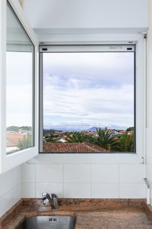 Interior - Larrun - Vue sur la montagne, proche de la plage (Bidart)