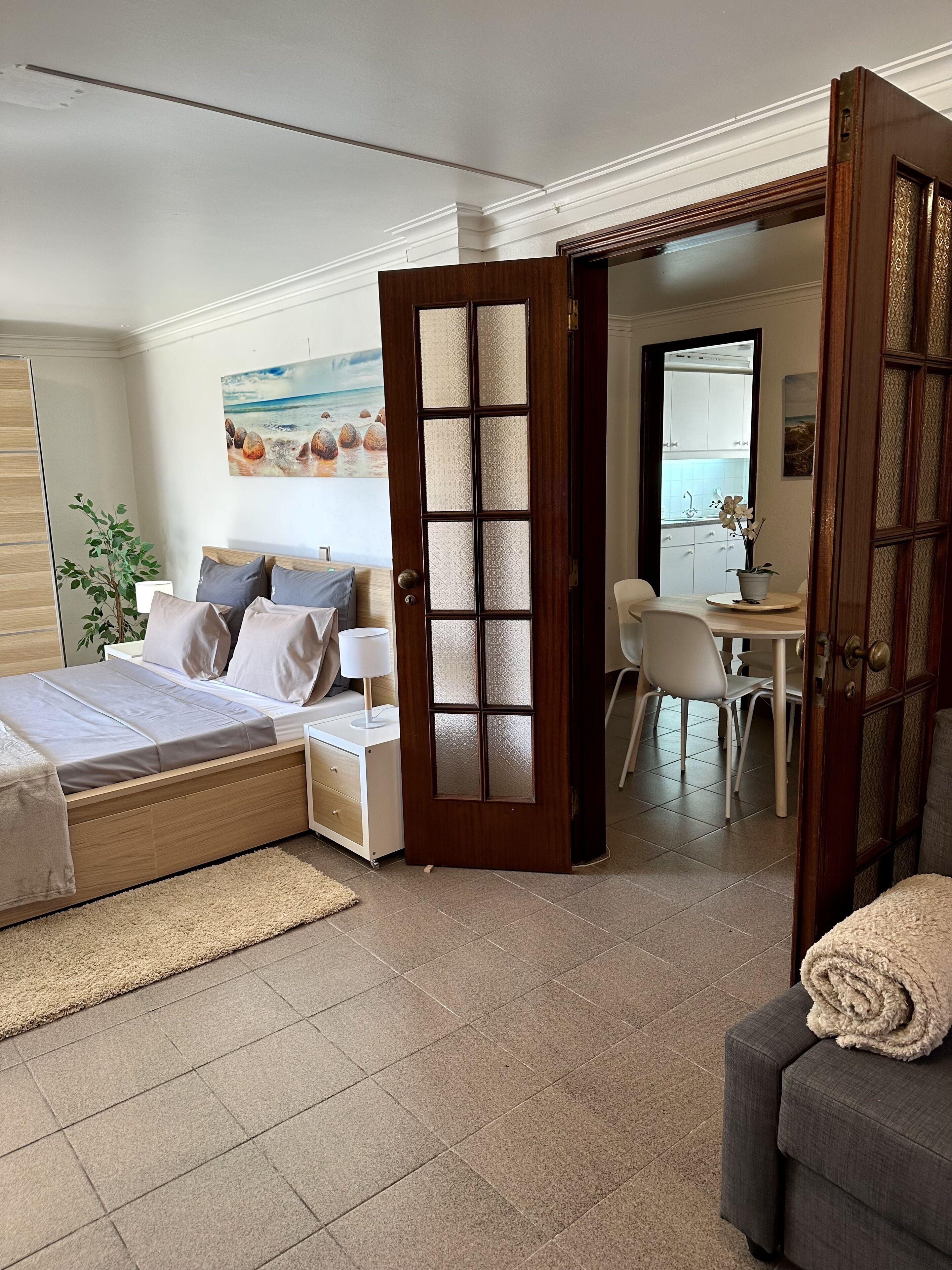 1 habitación, tabla de planchar con plancha, wifi y ropa de cama 