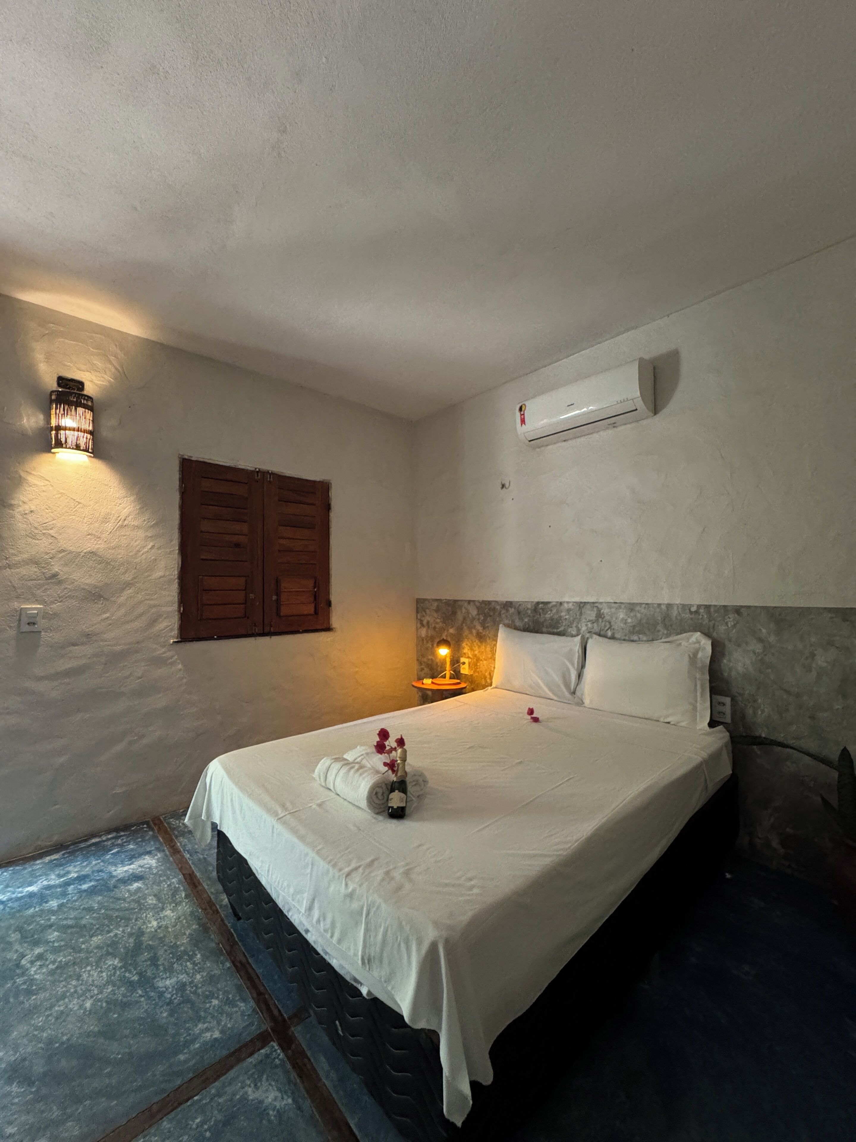 1 habitación, espacio para trabajar con laptop y wifi gratis 