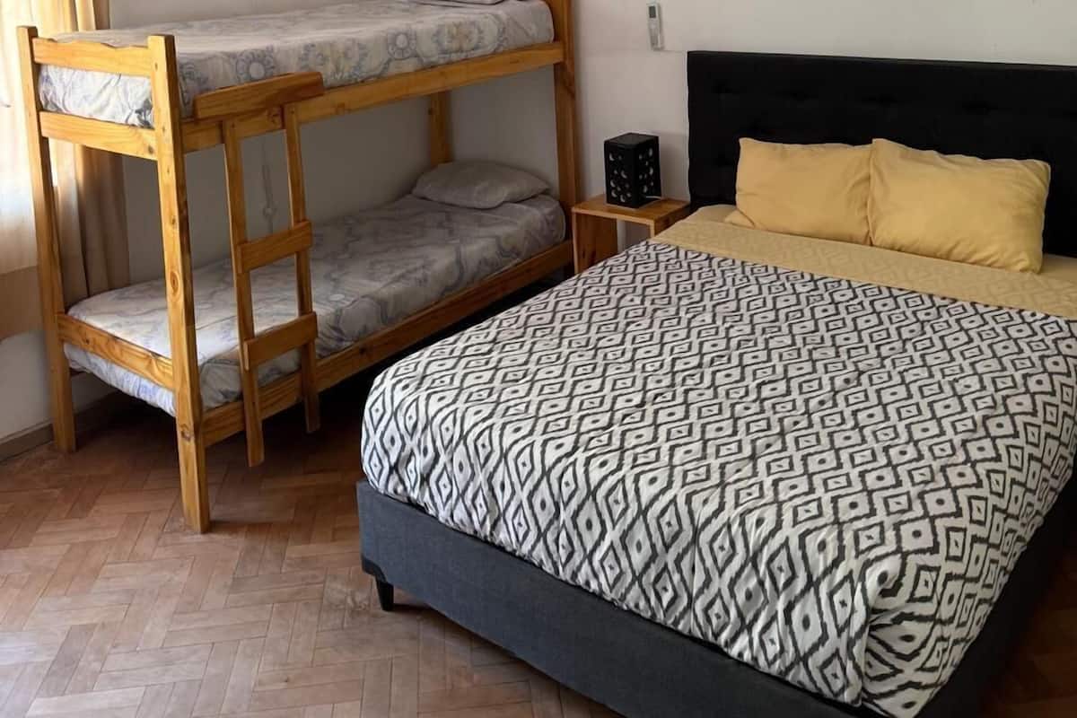 Ropa de cama hipoalergénica, decoración personalizada y wifi gratis
