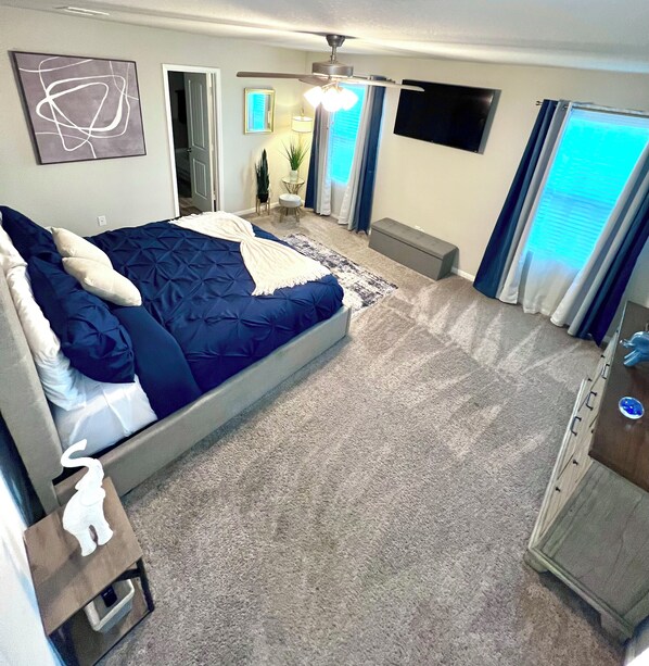 4 室のベッドルーム、WiFi