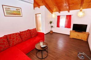 TV, peis og bordtennis