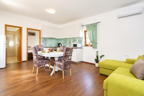Villa Tereza - Four Bedroom Villa, Sleeps 8