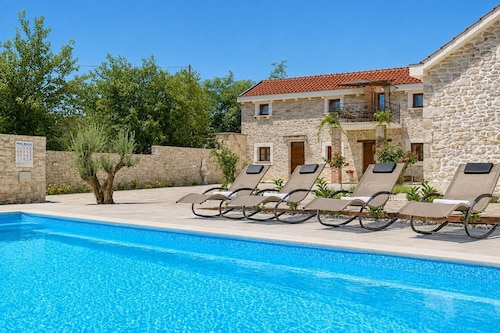 Villa Tereza - Four Bedroom Villa, Sleeps 8