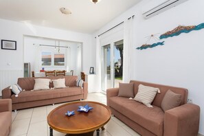TV, fireplace - Amphitrite Villa - Four Bedroom Villa, Sleeps 8 (Gennadi)