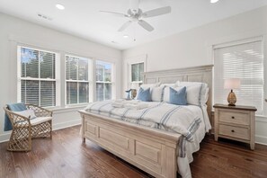 5 bedrooms, iron/ironing board, internet, bed sheets