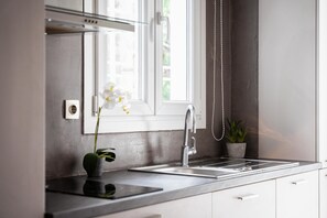 Familienapartment | Eigene Küche | Kühlschrank, Ofen, Herdplatte, Espressomaschine