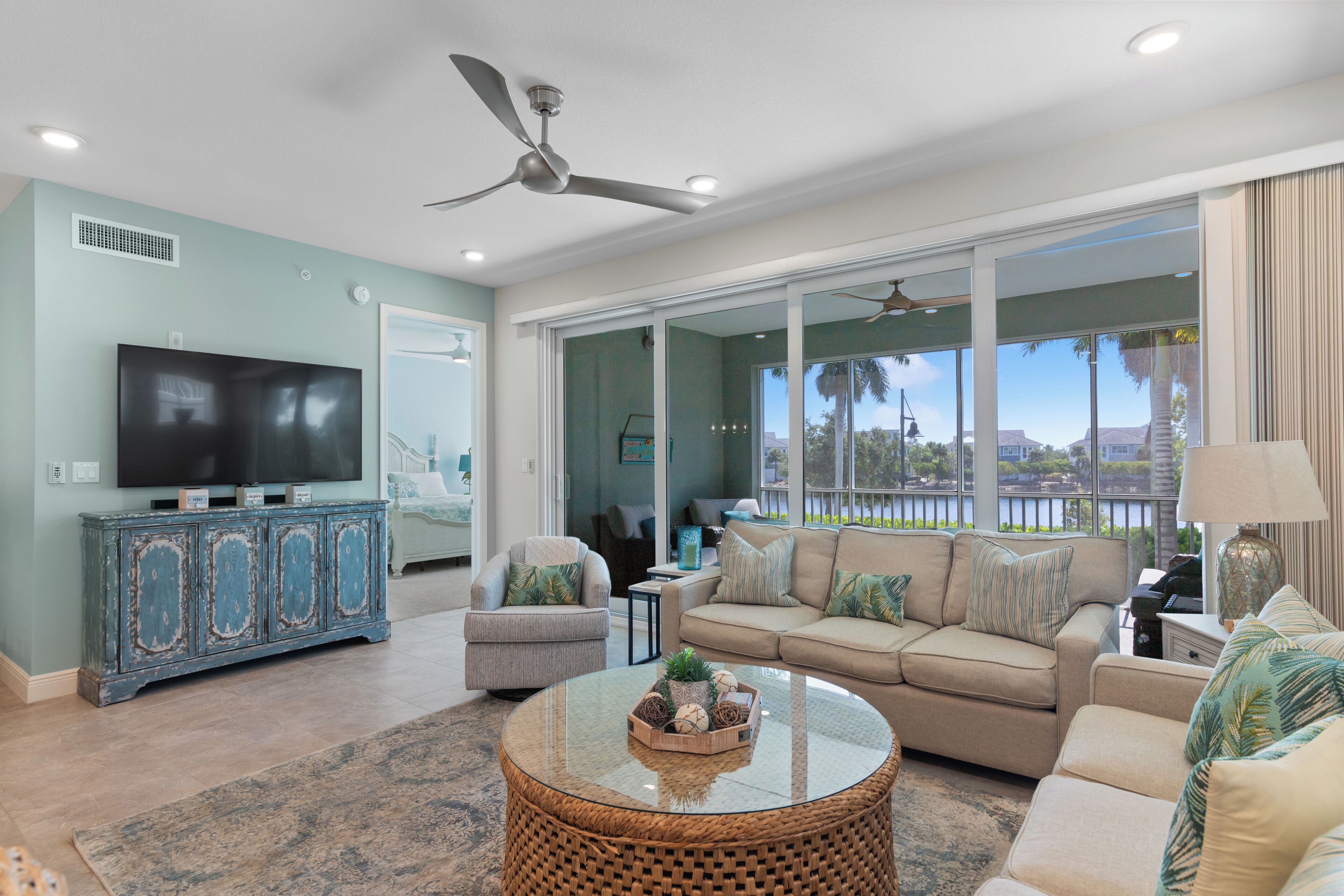 Smart TV, video games