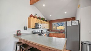 茶具/咖啡用具、冰箱、微波炉、烤箱