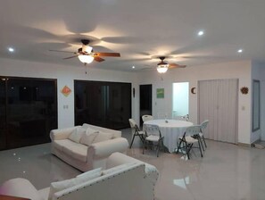 Interior - Linda Vista (Tronadora)