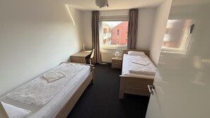 4 bedrooms, iron/ironing board, free WiFi, bed sheets