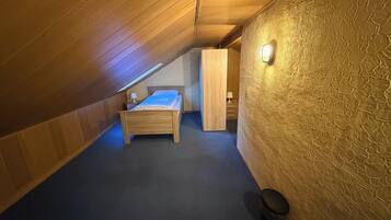 4 Schlafzimmer, Bügeleisen/Bügelbrett, kostenloses WLAN, Bettwäsche