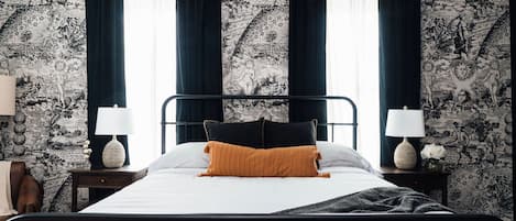 Corner King | Free WiFi, bed sheets