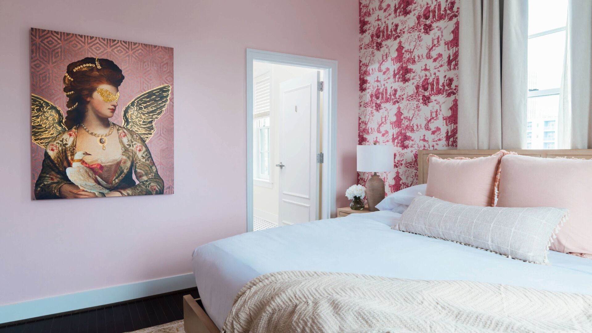 Deluxe Room, 1 King Bed | Free WiFi, bed sheets