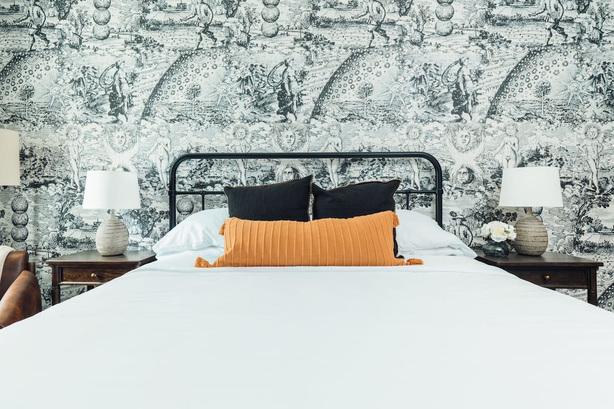 Standard Room, 1 King Bed | Free WiFi, bed sheets