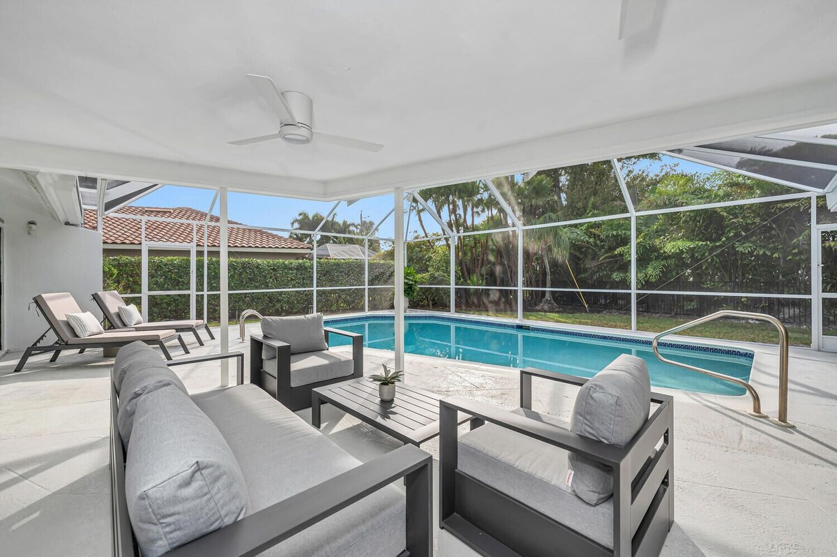 Photo 2 of Fully Renovated Luxury Home W/ Private Beach Access & Optional Golf Cart