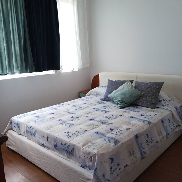 1 bedroom, WiFi, bed sheets