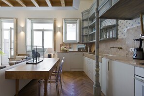 Fridge, microwave, oven, stovetop