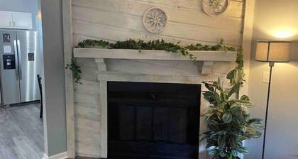 Remodeled duplex near coliseum