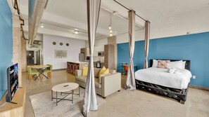 2 soverom, strykejern/-brett, reiseseng for barn og wi-fi