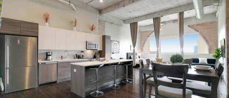 Fridge, microwave, oven, stovetop