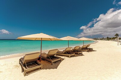 Infinity at Sheriva Villas /2 pools /2 Golf Carts-2 min. to Beach/5-Star Service