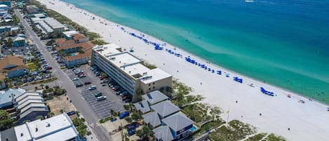 Beach nearby, sun-loungers, beach towels