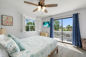 3 bedrooms, desk, iron/ironing board, free WiFi