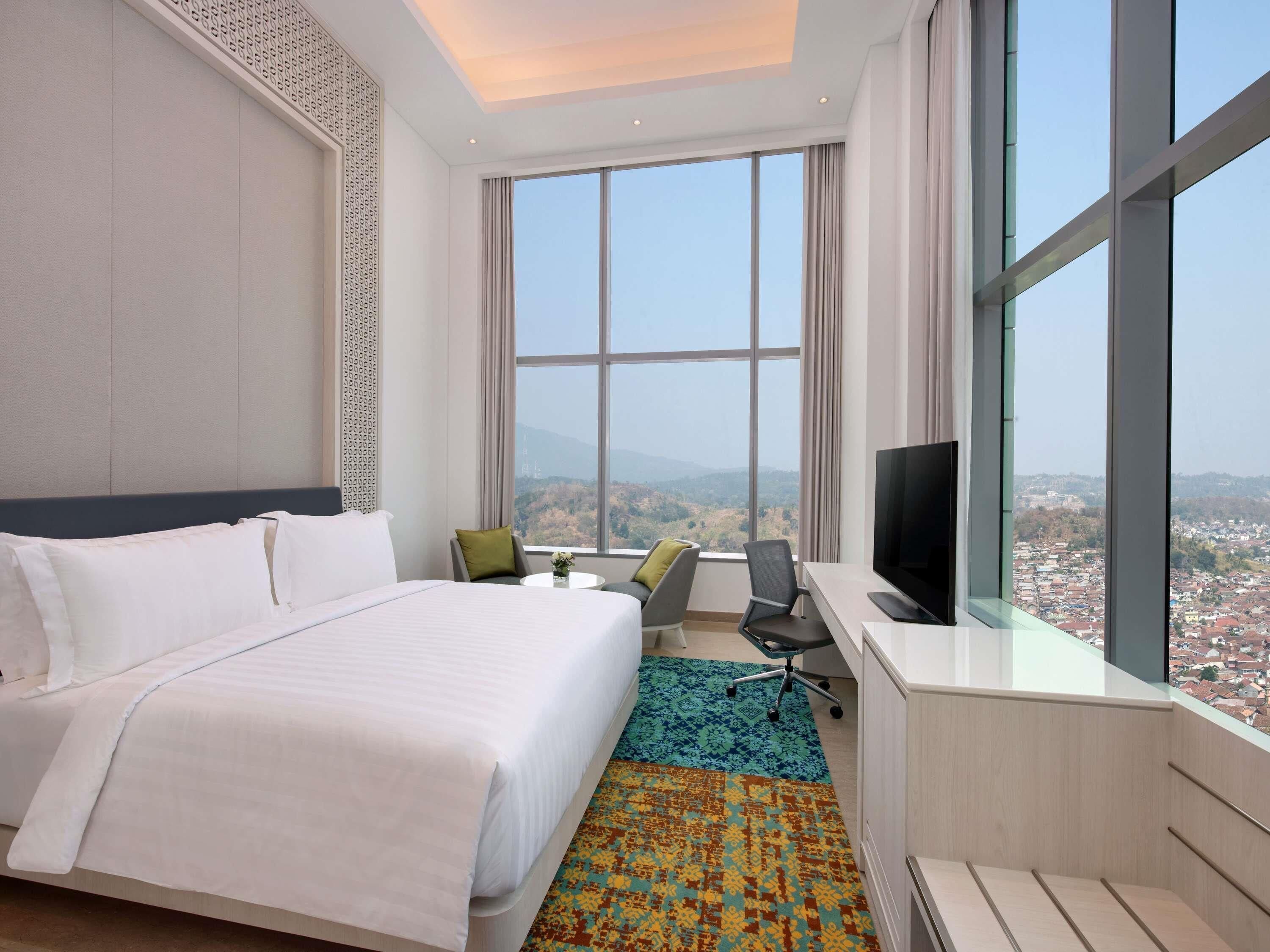 Deluxe Room, 1 Double Bed | In-room safe, free WiFi, bed sheets