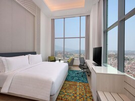 Deluxe Room, 1 Double Bed | In-room safe, free WiFi, bed sheets